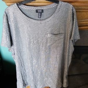 Tee shirt